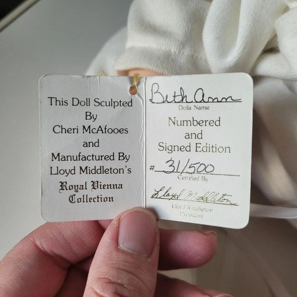 1998 Royal Vienna Doll 